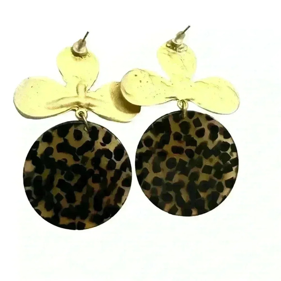 Virtue Jewelry Lotus Flower Round Acrylic Spotted Cheetah 24K Gold Plated Post - Picture 3 of 5